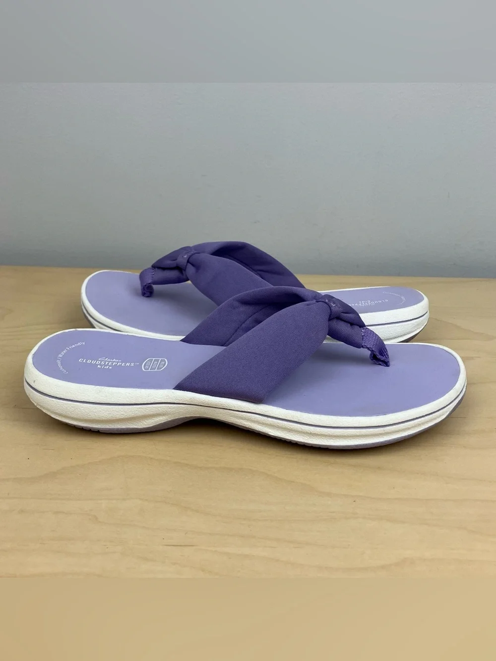 Clarks Kids Girls Size 13.0 M Brinkley Tye Lilac Purple Thong Flip Flop Sandals